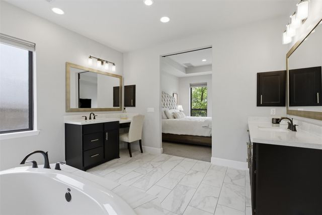 1021 Overstreet LN, Leander, TX 78641