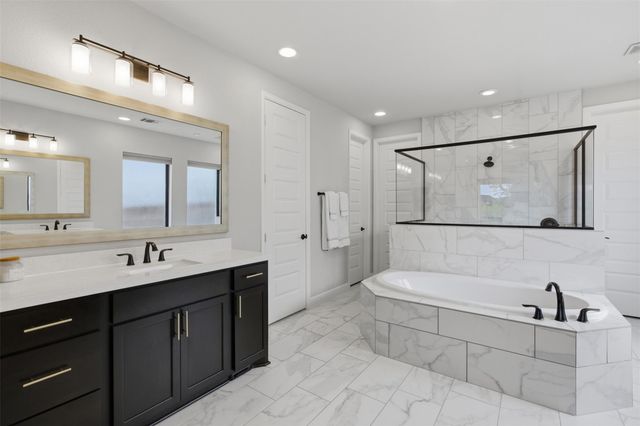 1021 Overstreet LN, Leander, TX 78641