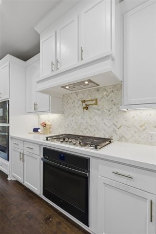 1021 Overstreet LN, Leander, TX 78641