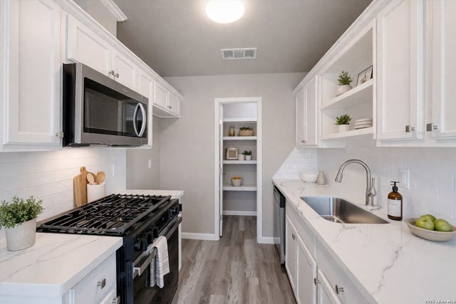 4703 Castle, San Antonio, TX 78218