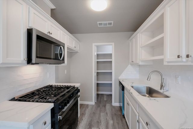 4703 Castle, San Antonio, TX 78218