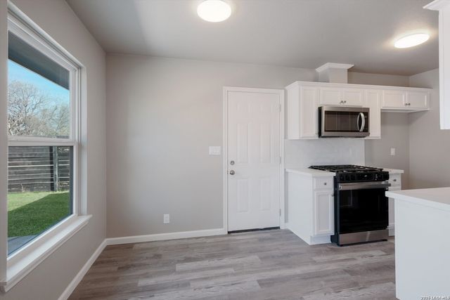 4703 Castle, San Antonio, TX 78218