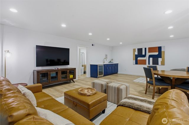 2641 271st Avenue SE, Issaquah, WA 98029