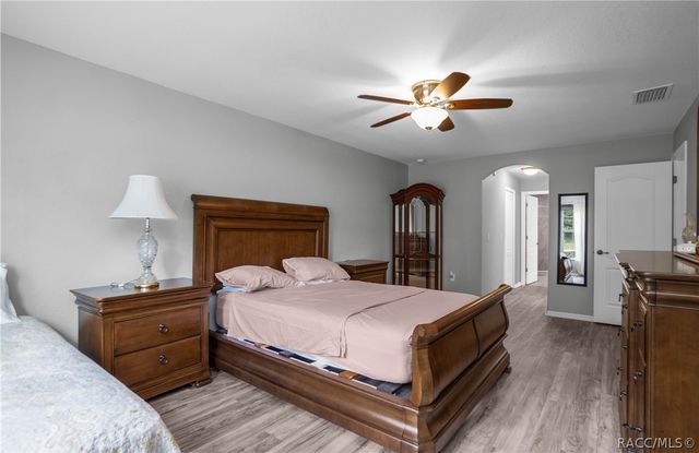 3856 W Birds Nest Drive, Beverly Hills, FL 34465