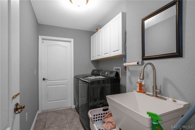 3856 W Birds Nest Drive, Beverly Hills, FL 34465