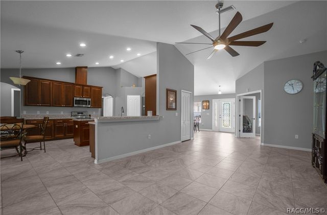 3856 W Birds Nest Drive, Beverly Hills, FL 34465