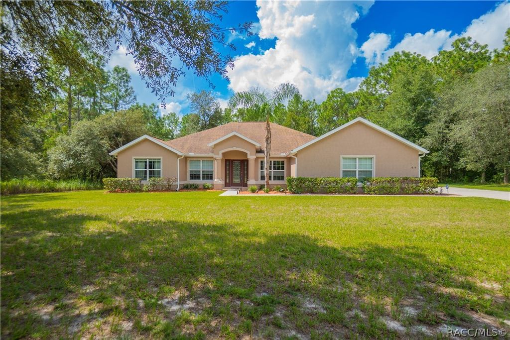 3856 W Birds Nest Drive, Beverly Hills, FL 34465