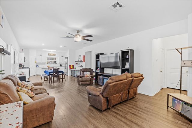 180 Red Buckeye LOOP, Liberty Hill, TX 78642