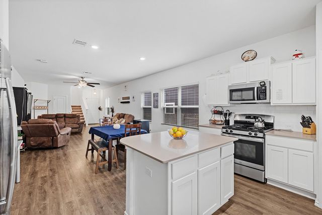 180 Red Buckeye LOOP, Liberty Hill, TX 78642