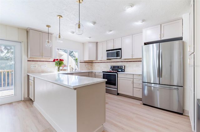 1870 NEBRASKA AVENUE NE, St Petersburg, FL 33703