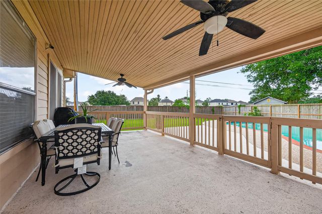 18206 Noble Forest Drive, Humble, TX 77346