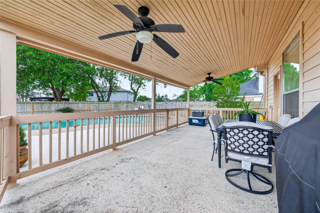 18206 Noble Forest Drive, Humble, TX 77346