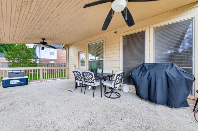 18206 Noble Forest Drive, Humble, TX 77346