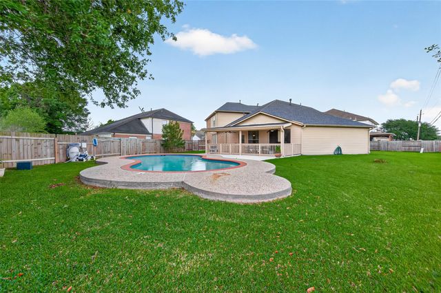 18206 Noble Forest Drive, Humble, TX 77346