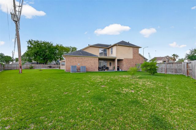 18206 Noble Forest Drive, Humble, TX 77346