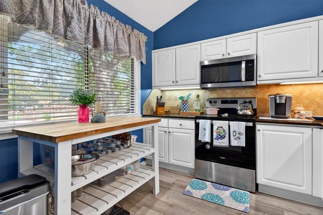 110 Hartland Dr Apt 15D, Myrtle Beach, SC 29572