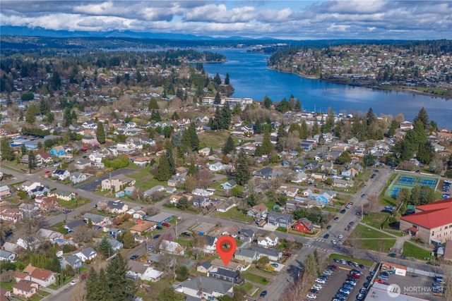 1207 High Avenue, Bremerton, WA 98337