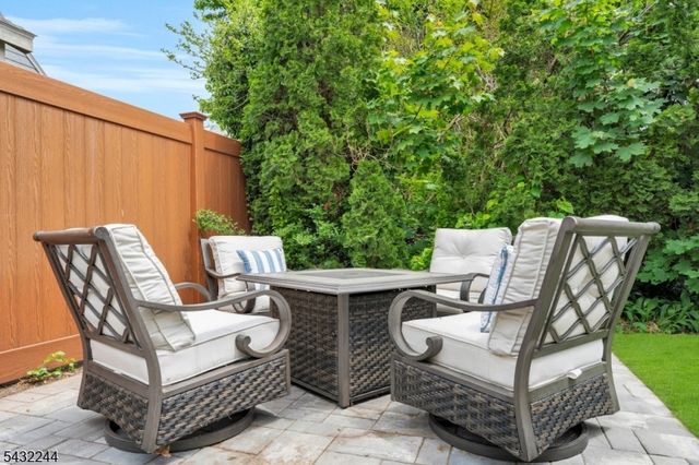 15 Oak Pl, Hawthorne Boro, NJ 07506