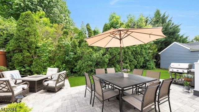 15 Oak Pl, Hawthorne Boro, NJ 07506