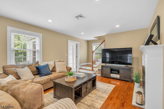 15 Oak Pl, Hawthorne Boro, NJ 07506