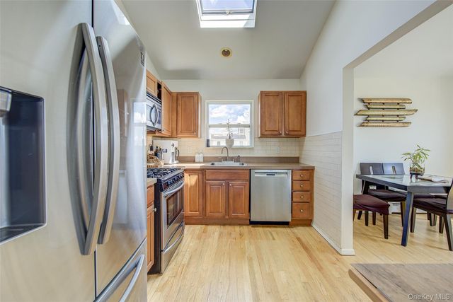 913 Arctic Street, Lindenhurst, NY 11757