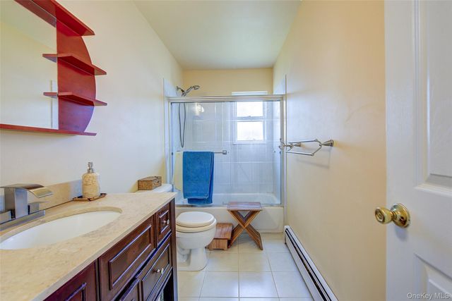 913 Arctic Street, Lindenhurst, NY 11757