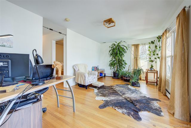913 Arctic Street, Lindenhurst, NY 11757