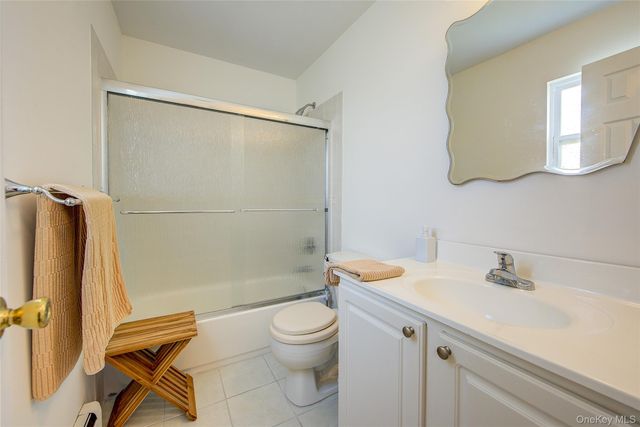 913 Arctic Street, Lindenhurst, NY 11757