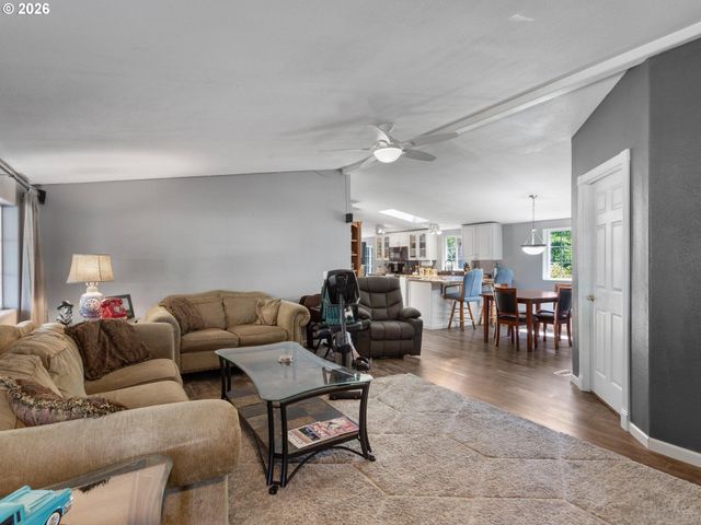 8916 Ne 293RD St, Battle Ground, WA 98604