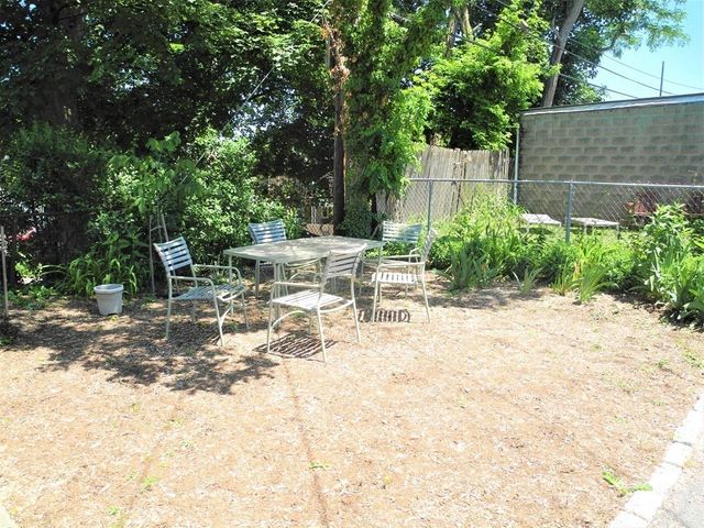 8 Mapleton St 8, Boston, MA 02135