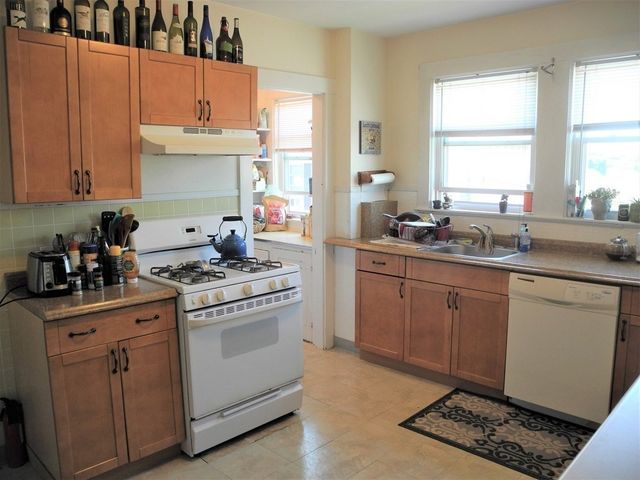 8 Mapleton St 8, Boston, MA 02135