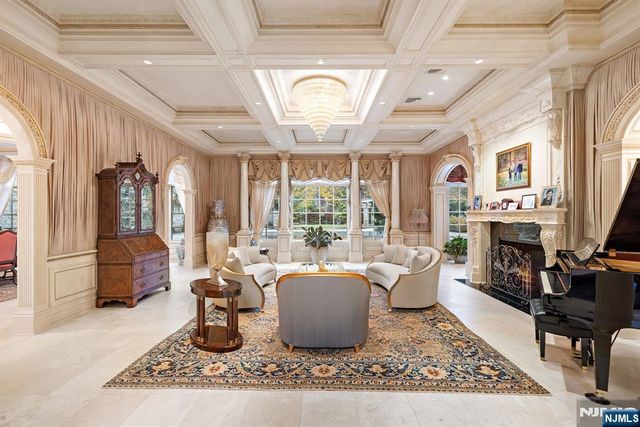 11 Elden Drive, Saddle River, NJ 07458