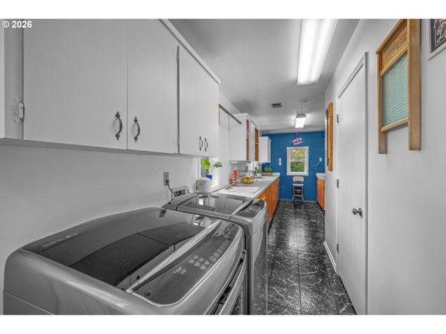 9130 Sw BORDERS St, Portland, OR 97223