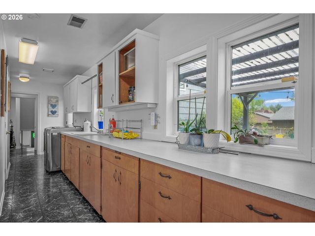 9130 Sw BORDERS St, Portland, OR 97223