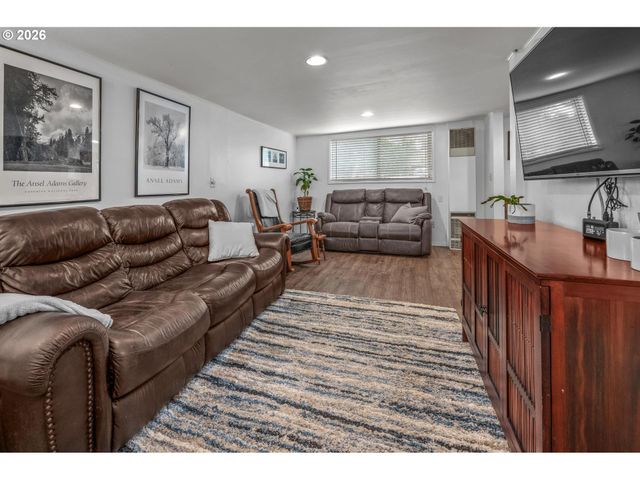 9130 Sw BORDERS St, Portland, OR 97223