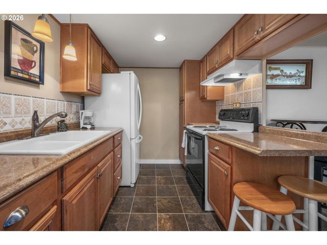 9130 Sw BORDERS St, Portland, OR 97223
