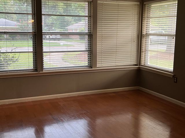 2605 Clayton Pl, Hattiesburg, MS 39402