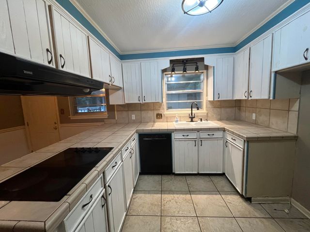 2605 Clayton Pl, Hattiesburg, MS 39402