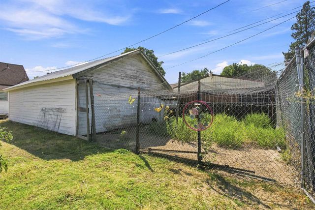 1523 E Nebraska Ave, Spokane, WA 99208
