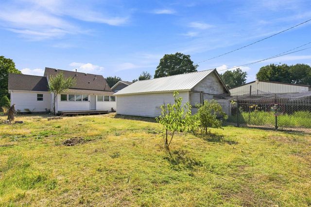 1523 E Nebraska Ave, Spokane, WA 99208
