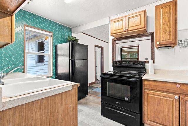 1523 E Nebraska Ave, Spokane, WA 99208