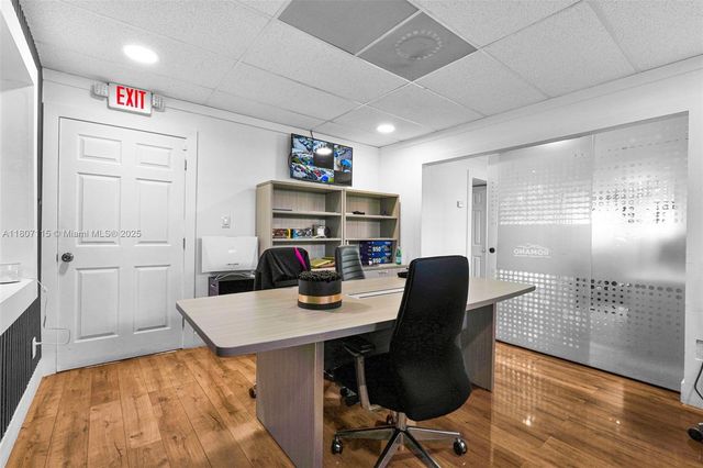 3590 NW 36th St, Miami, FL 33142