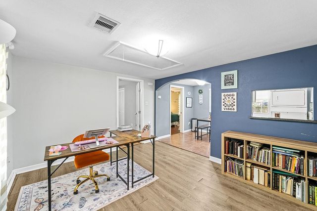 135 Pine Bluff Street, La Porte, TX 77571