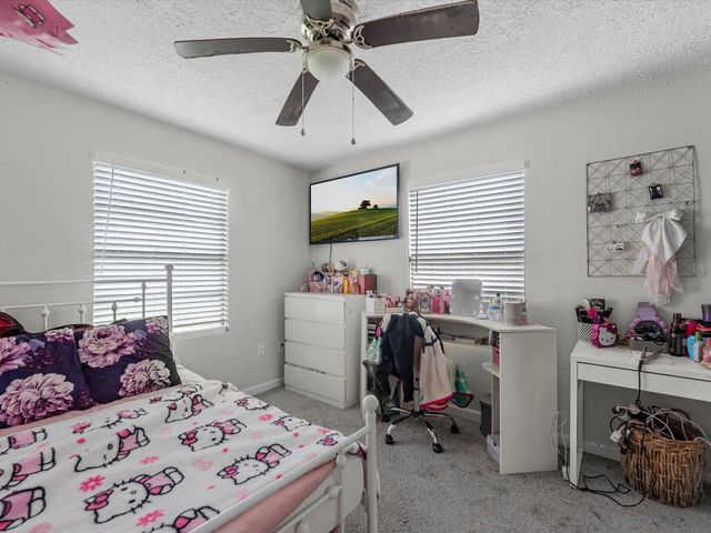 503 S Kansas Street, La Porte, TX 77571