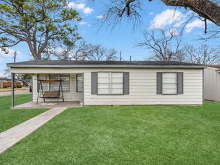 503 S Kansas Street, La Porte, TX 77571