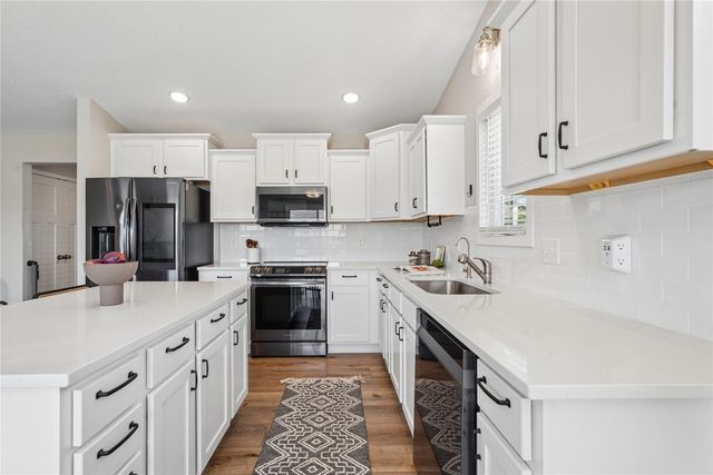 1319 NW Reinhart Drive, Ankeny, IA 50023