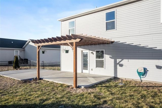 2207 Sunflower Street, Perry, IA 50220