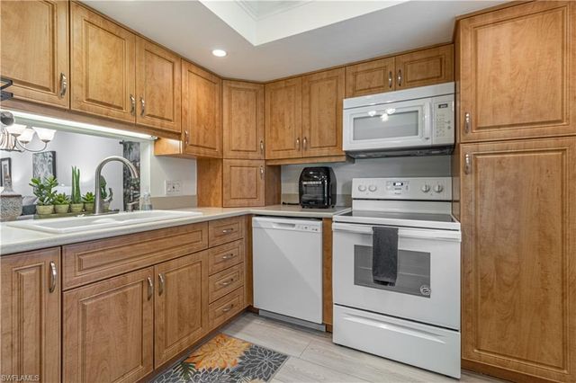 1700 Pine Valley DR 118, Fort Myers, FL 33907