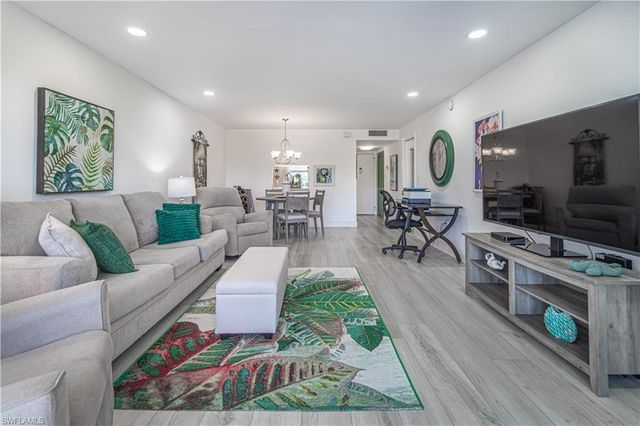 1700 Pine Valley DR 118, Fort Myers, FL 33907