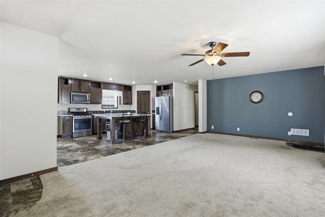 140 Tamarack Avenue, Cedar Springs, MI 49319